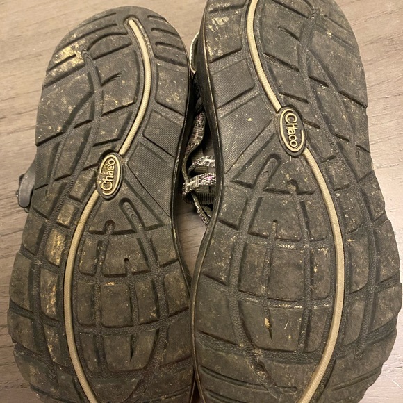 Woman’s chacos - Picture 3 of 3